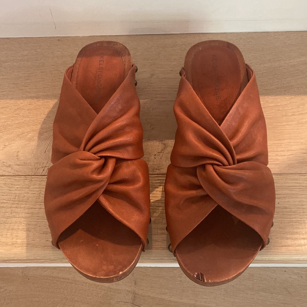 Anthropologie - Kelsi Dagger, leather, wooden clog sandal. Size US 8, Euro 38.5 - Picture 2 of 8